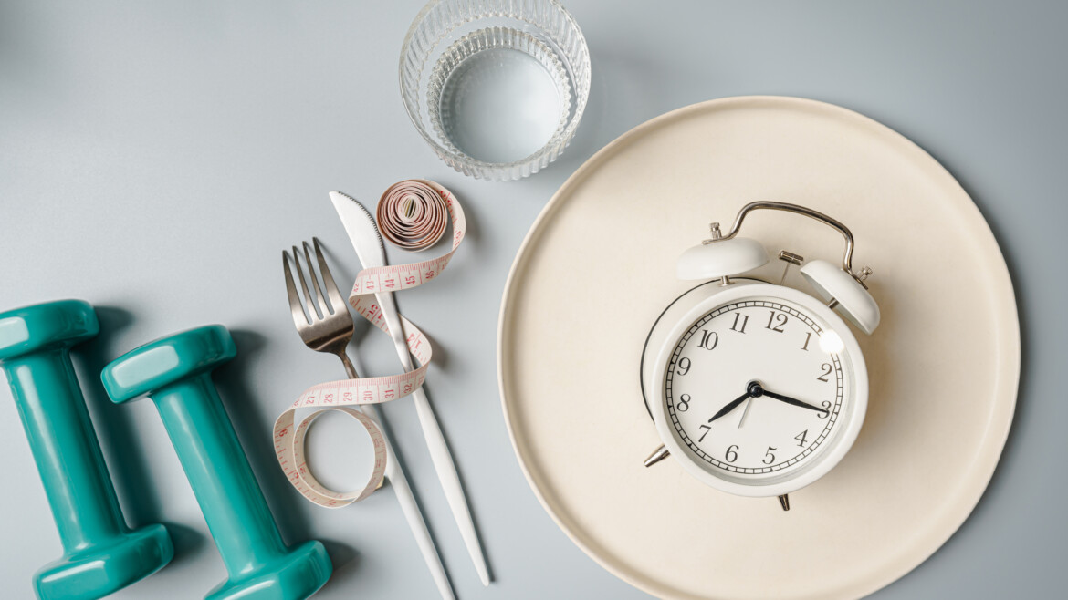 Ayuno Intermitente: Qué es, Cómo se Hace y Por Qué la Alimentación Orgánica Potencia sus Beneficios